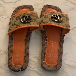 GG slipper orange colour